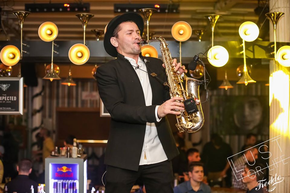 Mr Saxi – saxofon, party sax, cafe concert