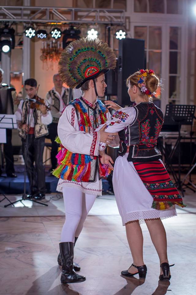 Dansuri populare românești — fotografie 5
