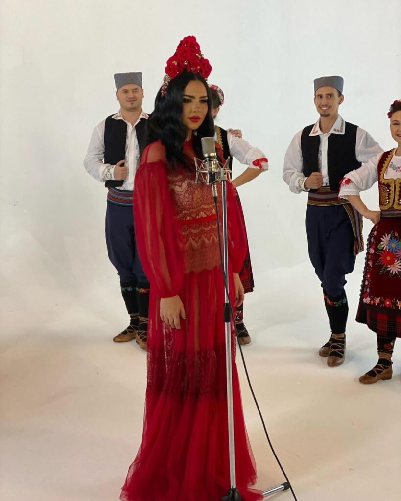Lavinia — fotografie 5